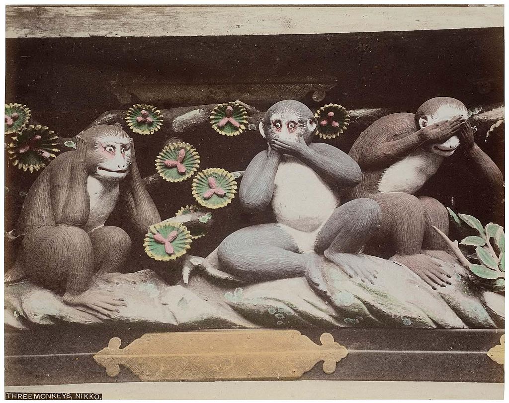 Фотография с изображением трех обезьян из Никко